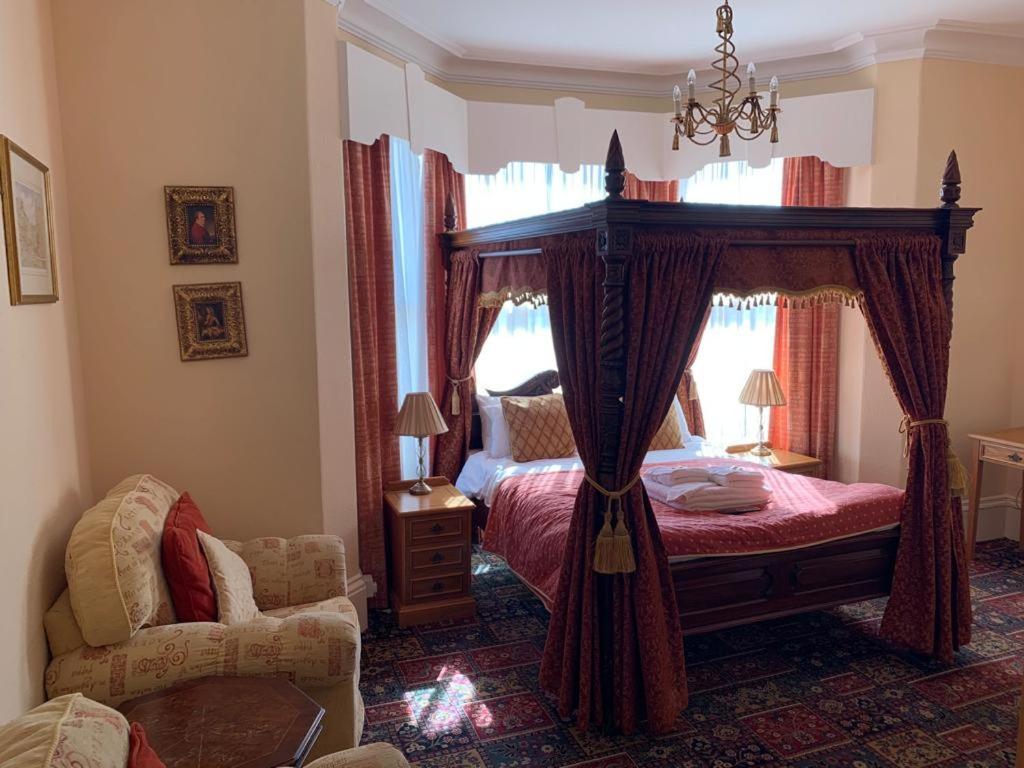 The Redcliffe Hotel